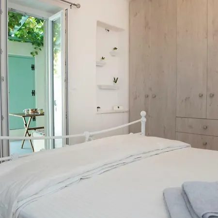 Agnes Country house Ano Syros