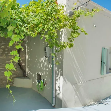 Agnes * Ano Syros